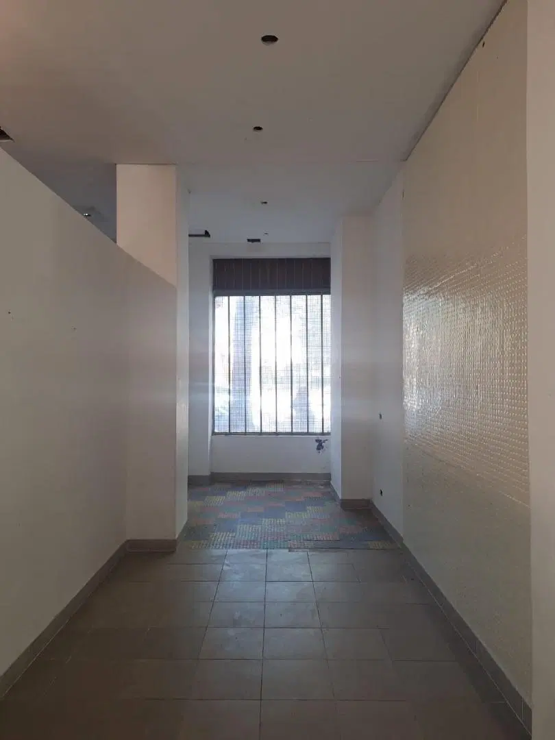 Alquiler. Depósito / Local / Oficina. 380 m². 2