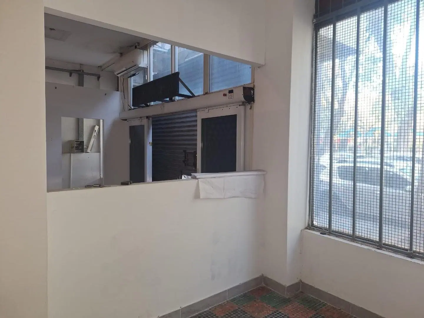 Alquiler. Local/Oficina/Depósito. 380 m². 4