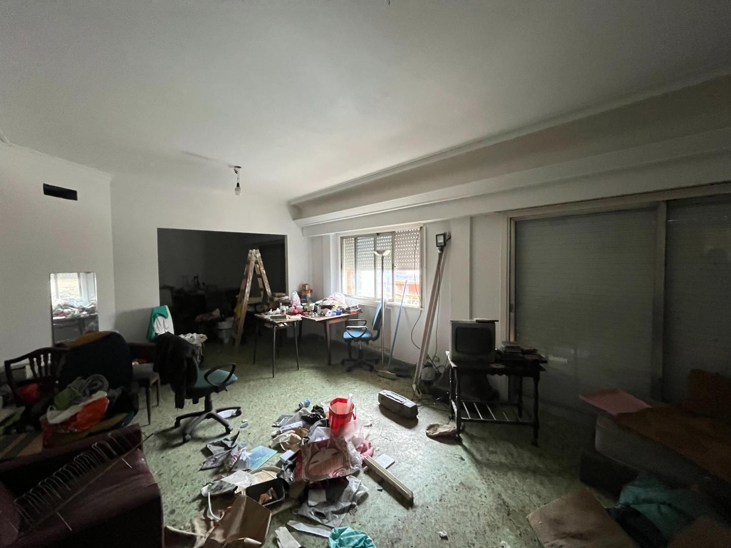 Foto de Venta. Casa 5 ambientes. Cochera. Agote y Bavio., imagen 5