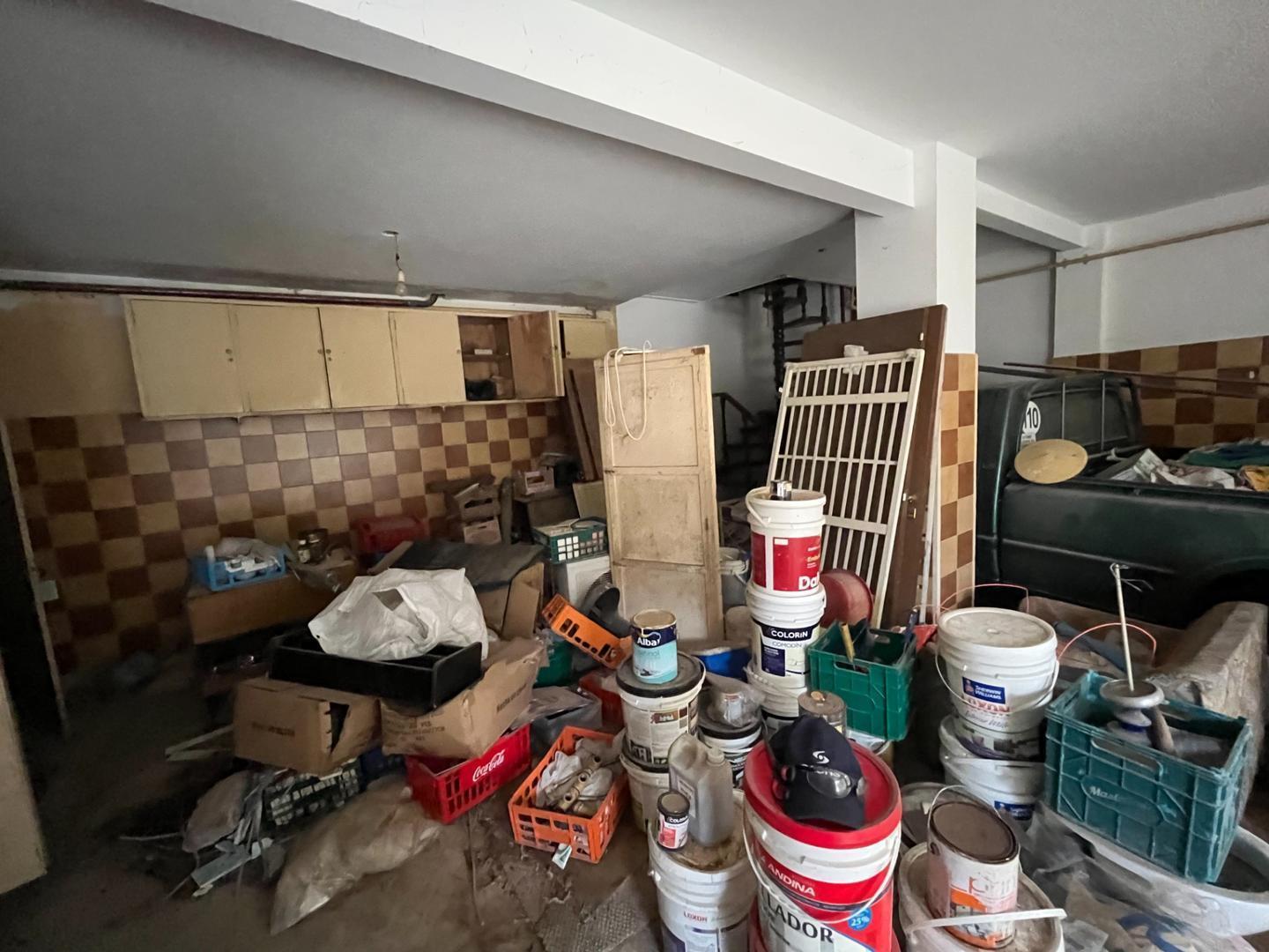 Foto de Venta. Casa 5 ambientes. Cochera. Agote y Bavio., imagen 2