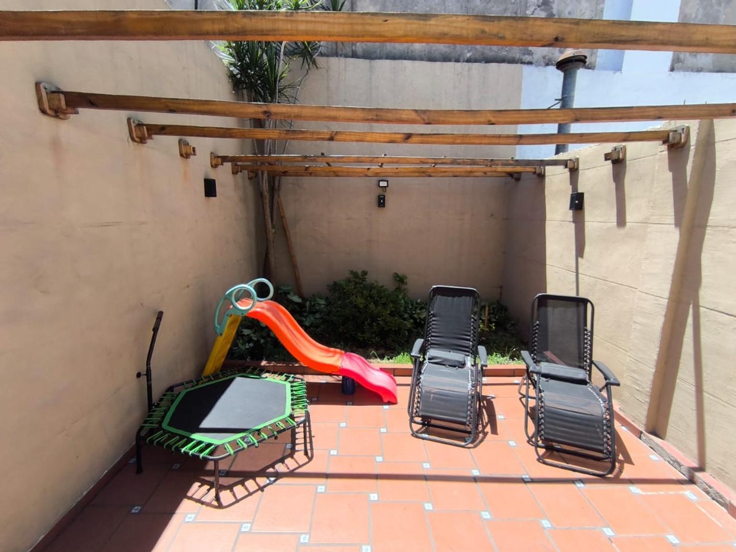 Foto de Venta. Duplex. 4 Ambientes. Villa gral Mitre., imagen 3