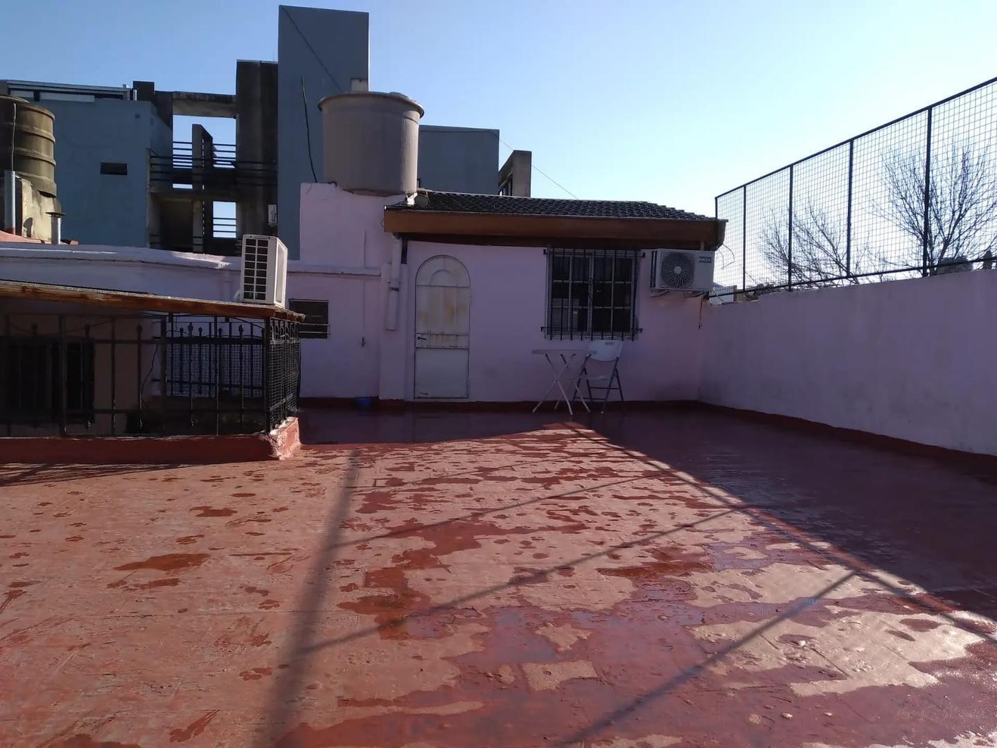 Foto de Venta. Casa. 5 ambientes. Terraza. Estomba 1000., imagen 2