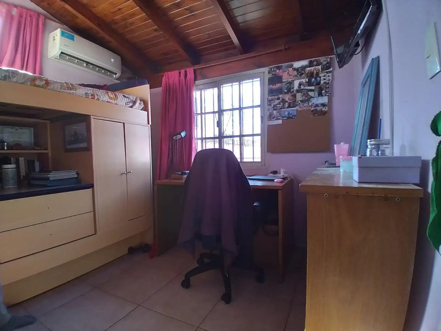 Foto de Venta. Casa. 5 ambientes. Terraza. Estomba 1000., imagen 1