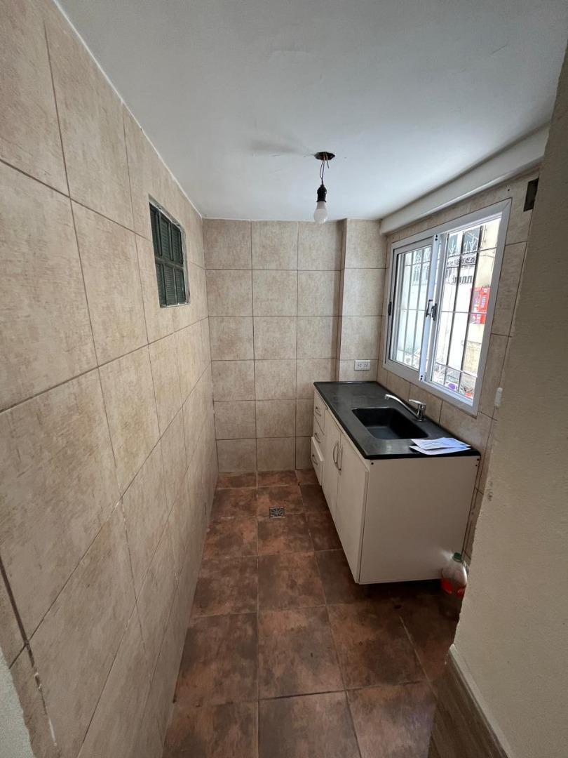 Foto de Venta. Ph 5 amb. Hipólito Yrigoyen y Solis. A reciclar, imagen 4
