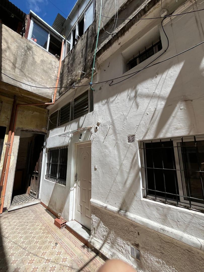 Foto de Venta. Ph 5 amb. Hipólito Yrigoyen y Solis. A reciclar, imagen 2