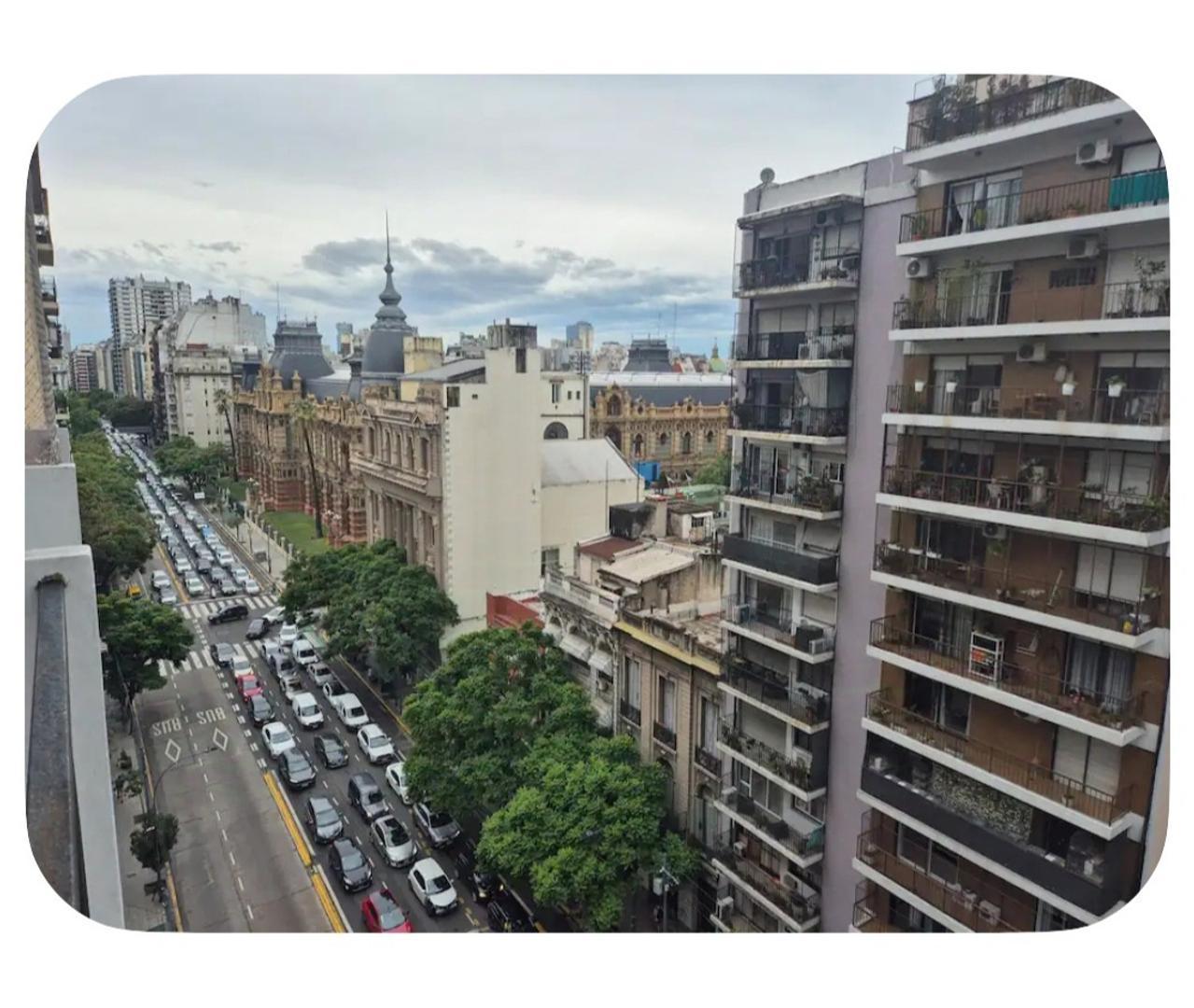 Foto de Venta. Departamento. Balcon al Frente. Vista abierta, imagen 1
