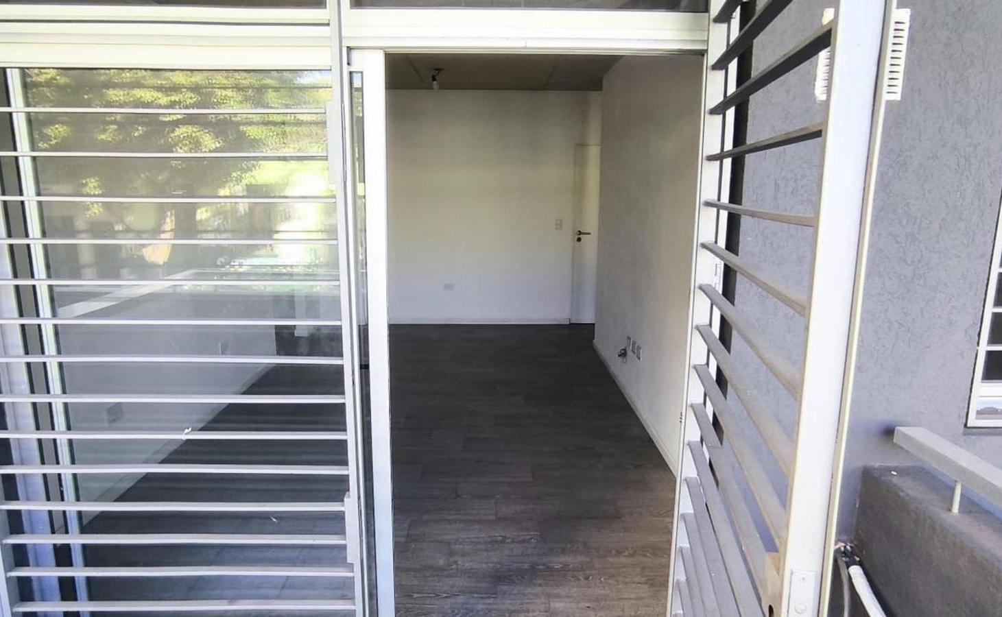 Foto de Venta. 2 ambientes. Balcón. Cochera. Cervantes y Seguí., imagen 2