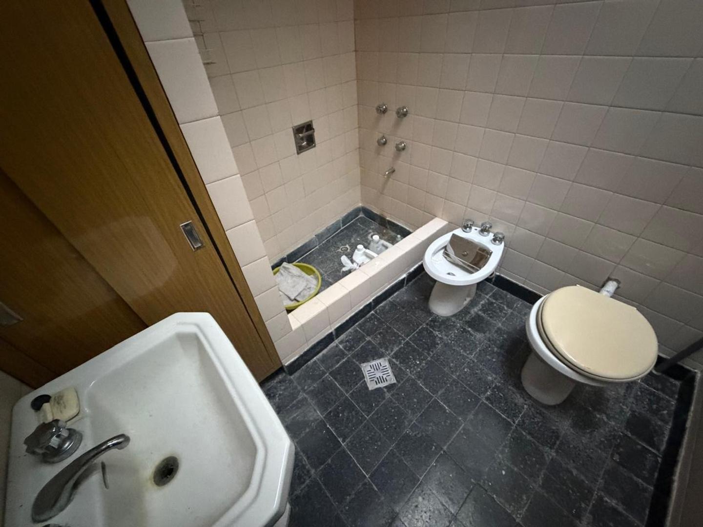 Foto de Venta. Casa. 5 ambientes. Federico Vallese 3900. Floresta., imagen 3