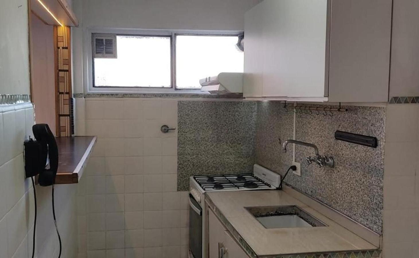 Foto de Venta Depto 2 Amb Combate de los Pozos 400 y Av Belgrano, imagen 2