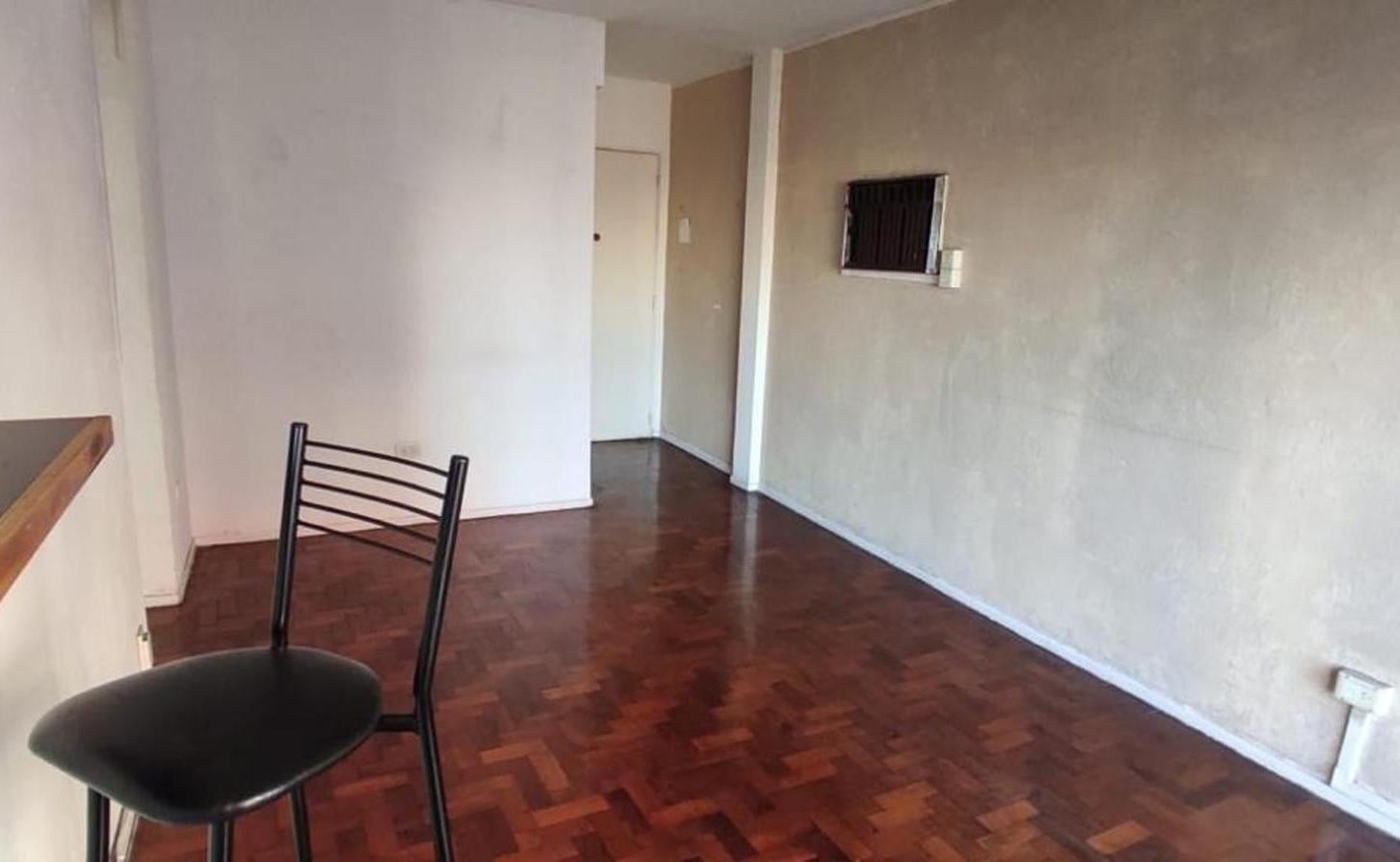 Foto de Venta Depto 2 Amb Combate de los Pozos 400 y Av Belgrano, imagen 1