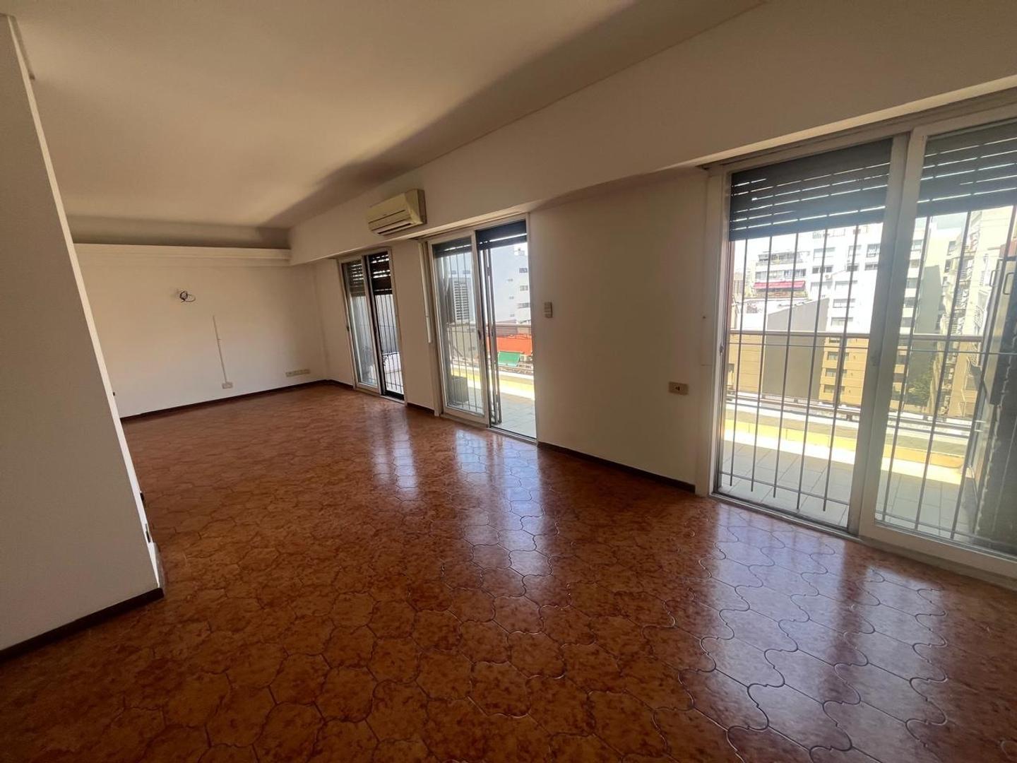 Foto de Venta. Departamento 5 ambientes. Cochera. Amenabar y Zabala., imagen 2