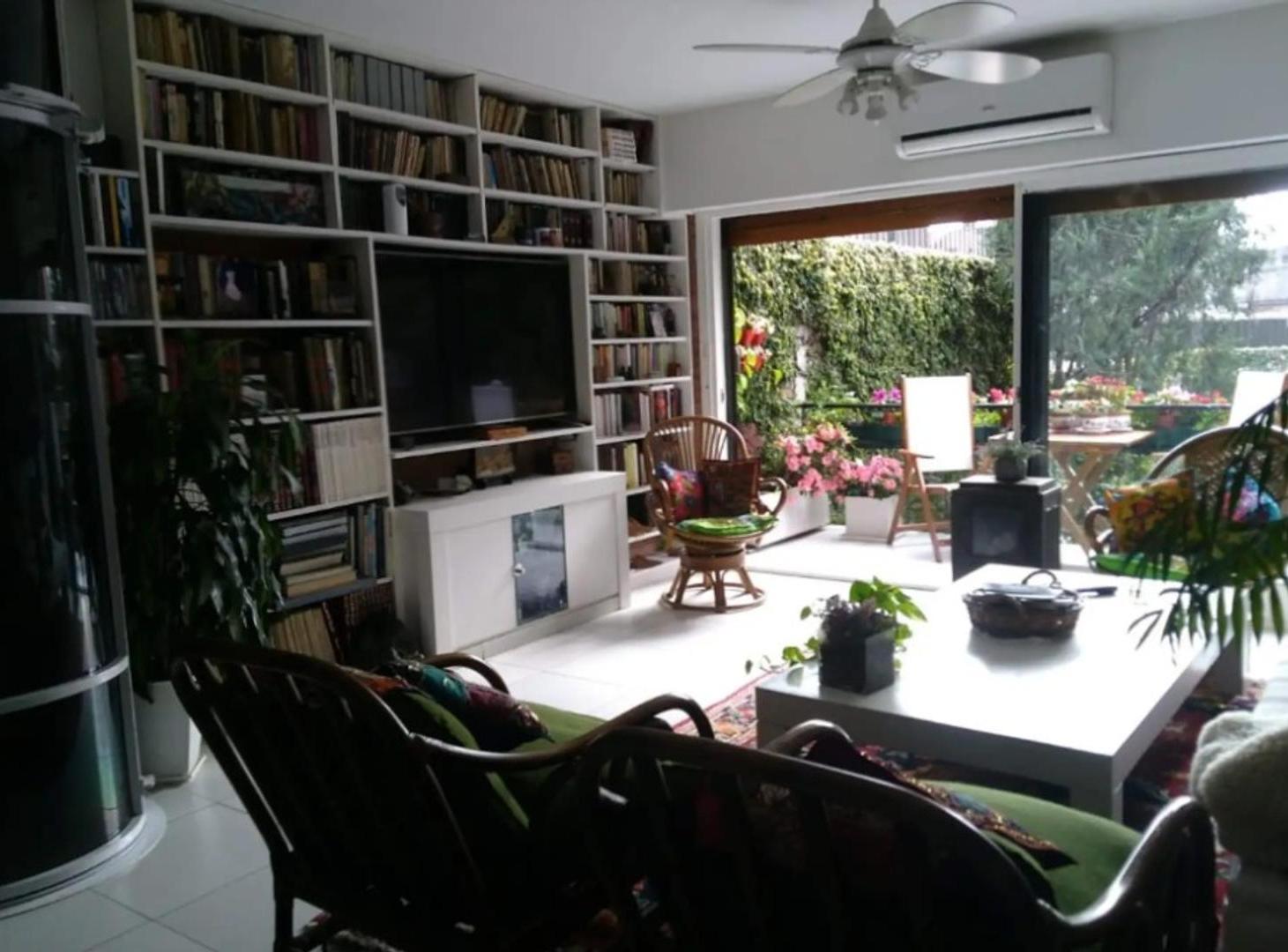 Foto de Venta. PH 5 ambientes. Cochera. Belen 400. Floresta., imagen 1