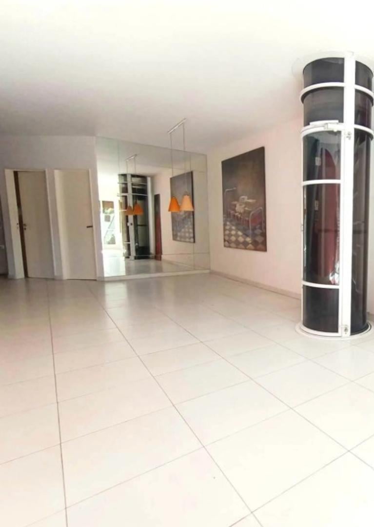 Foto de Venta. PH 5 ambientes. Cochera. Belen 400. Floresta., imagen 2