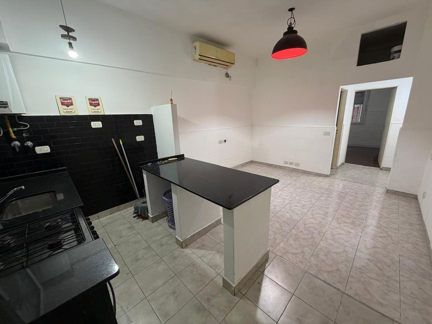 Foto de Venta Departamento 3 Ambientes Colombres y Av Belgrano, imagen 3