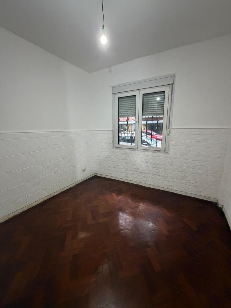 Foto de Venta Departamento 3 Ambientes Colombres y Av Belgrano, imagen 2