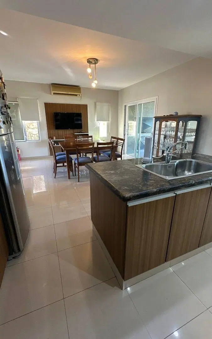 EXCLUSIVA CASA EN VENTA DE 3 DORMITORIOS MAS HABITACION DE SERVICIO CON PISCINA EN ESTANCIA Q2 3