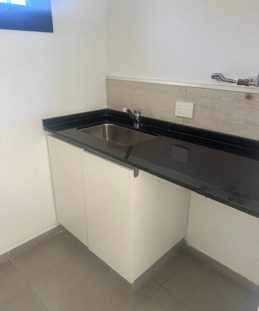 ESPECTACULAR CASA EN COMPLEJO CERRADO DE TRES DORMITORIOS CON PISCINA Y SEGURIDAD 3