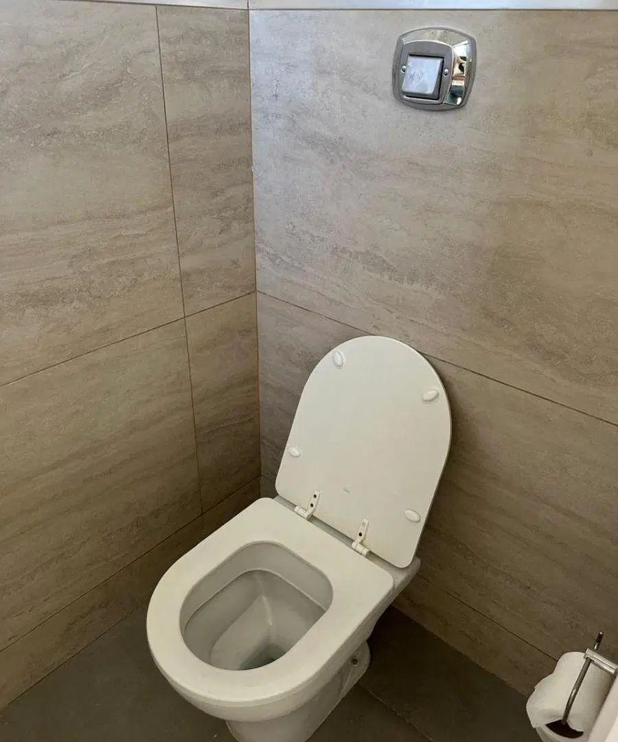 ESPECTACULAR CASA EN COMPLEJO CERRADO DE TRES DORMITORIOS CON PISCINA Y SEGURIDAD 5
