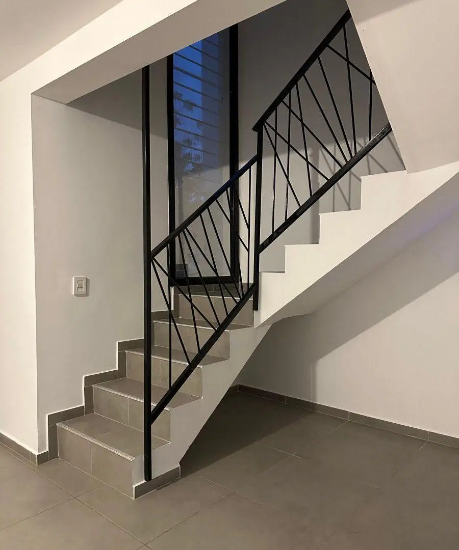 Duplex en Alquler de tres dormitorios con seguridad y piscina 4