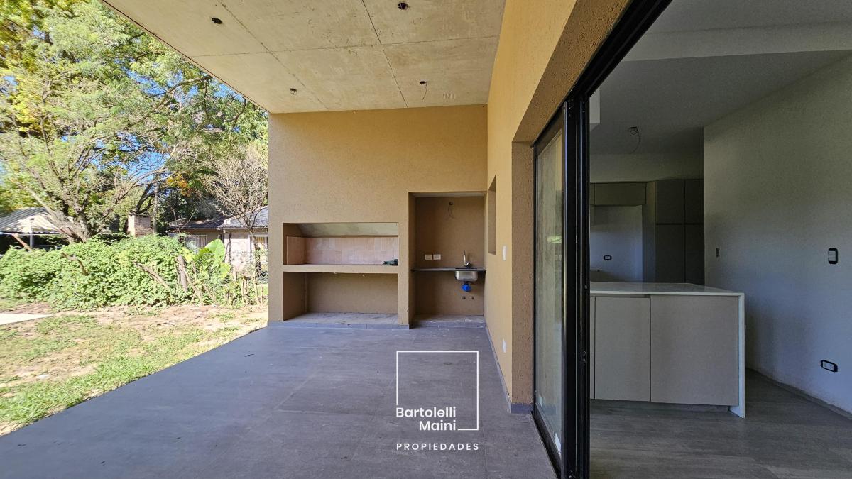 VENTA | 4 Casas de 4 dormitorios cada una | San Jerónimo 105, Roldán