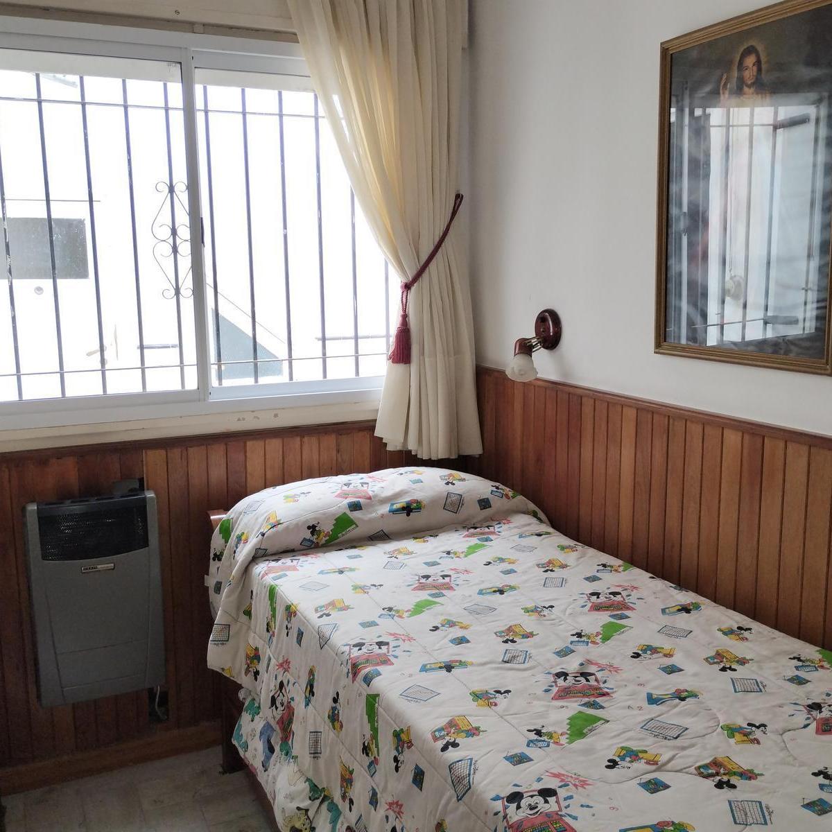 Amplia Casa en Venta en Ramón Falcón 3300, Flores 3
