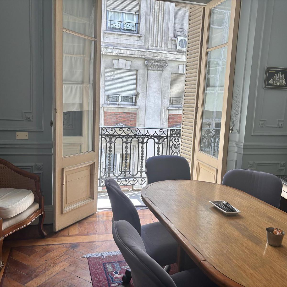 Importante Oficina en Venta en Edifico de Època en Microcentro Porteño. 3
