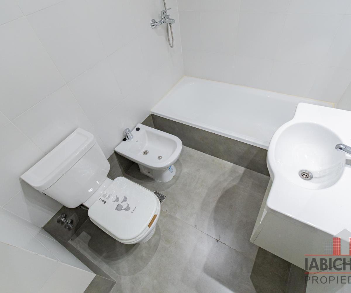 Departamento de 3 Ambientes a Estrenar en Venta en Villa Luro 2
