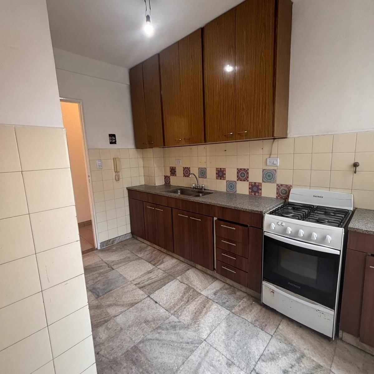 Departamento Venta Villa del Parque, Patio, Cochera, Balcón 2