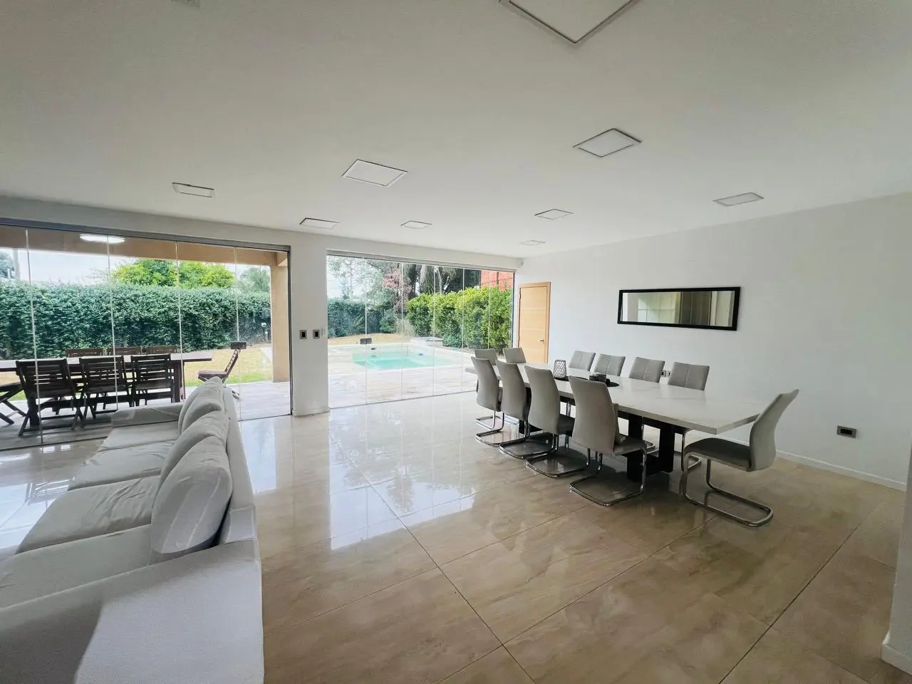 Casa racionalista en venta, 5 amb., con estilo. Country Banco Provincia 4