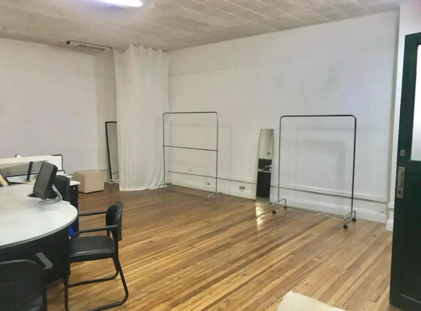 Oficina en alquiler sobre Florida al 800 esquina Av. Cordoba 5