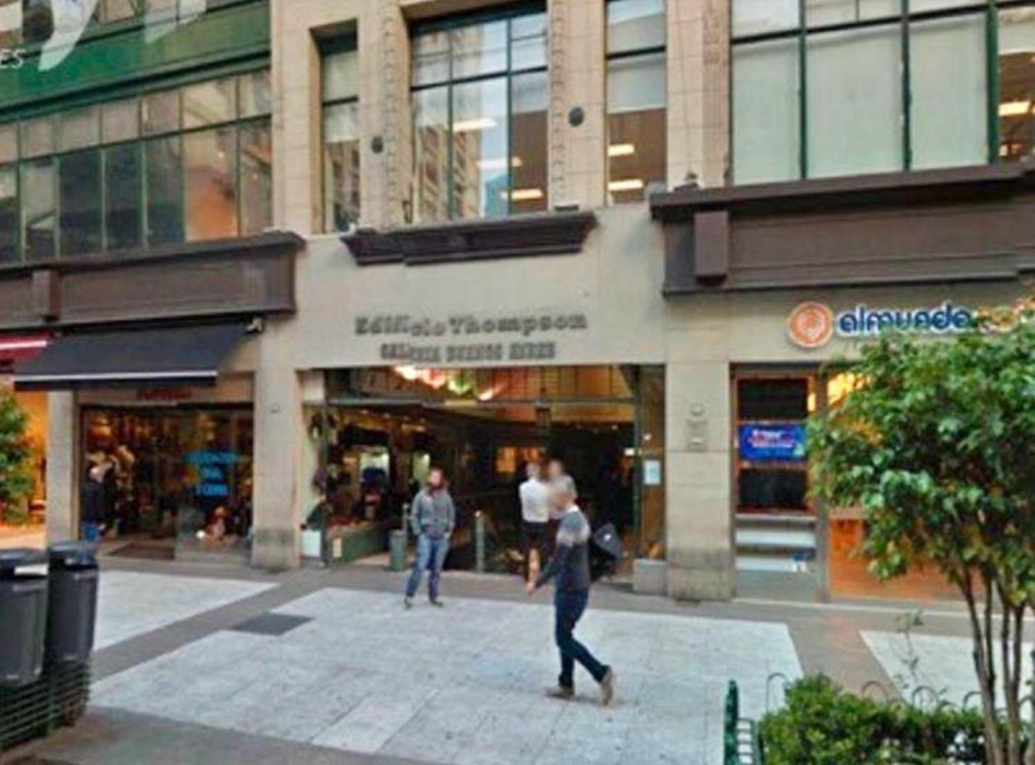 Oficina en alquiler sobre Florida al 800 esquina Av. Cordoba