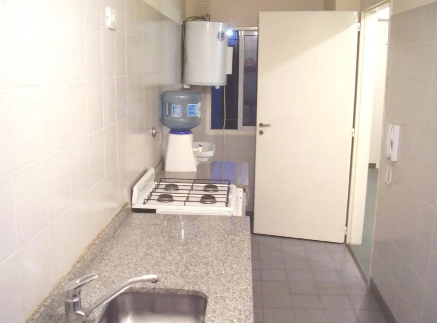 Departamento de 2 ambientes con patio aterrazado en venta en Pompeya 3