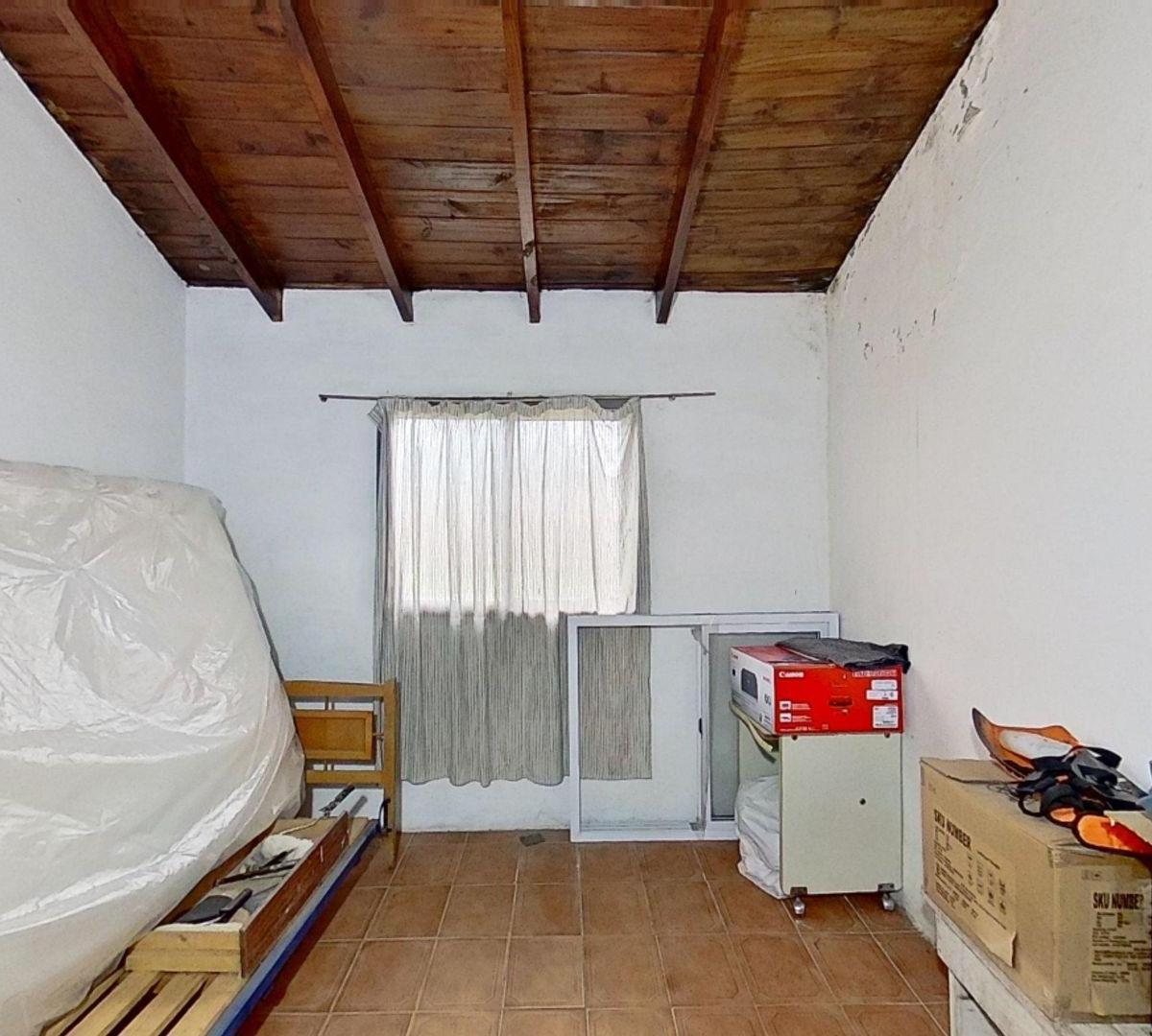 Casa Duplex 5 Ambientes Local + Cochera Venta Moreno 4