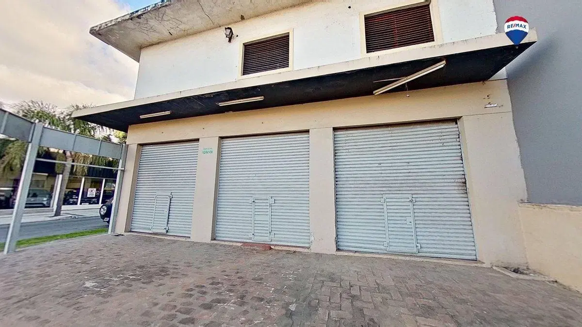 VENTA CASA LOTE PROPIO CON 4 LOCALES EN HURLINGHAM 5