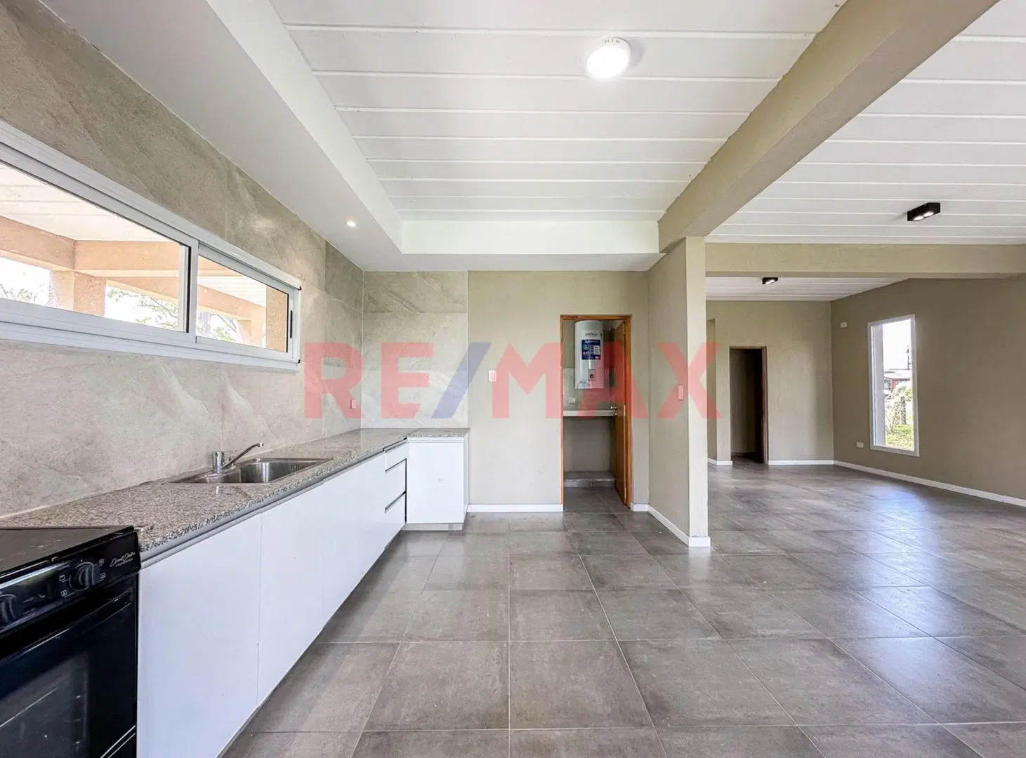 CASA 5 AMBIENTES EN VENTA HORIZONTES AL SUR 5