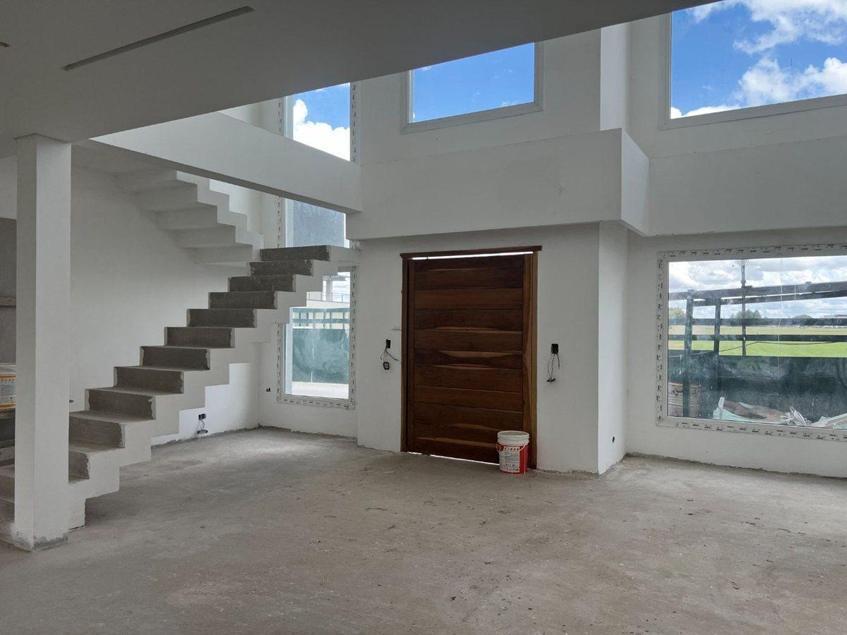 CASA 6 AMBIENTES EN LA PROVIDENCIA CANNING