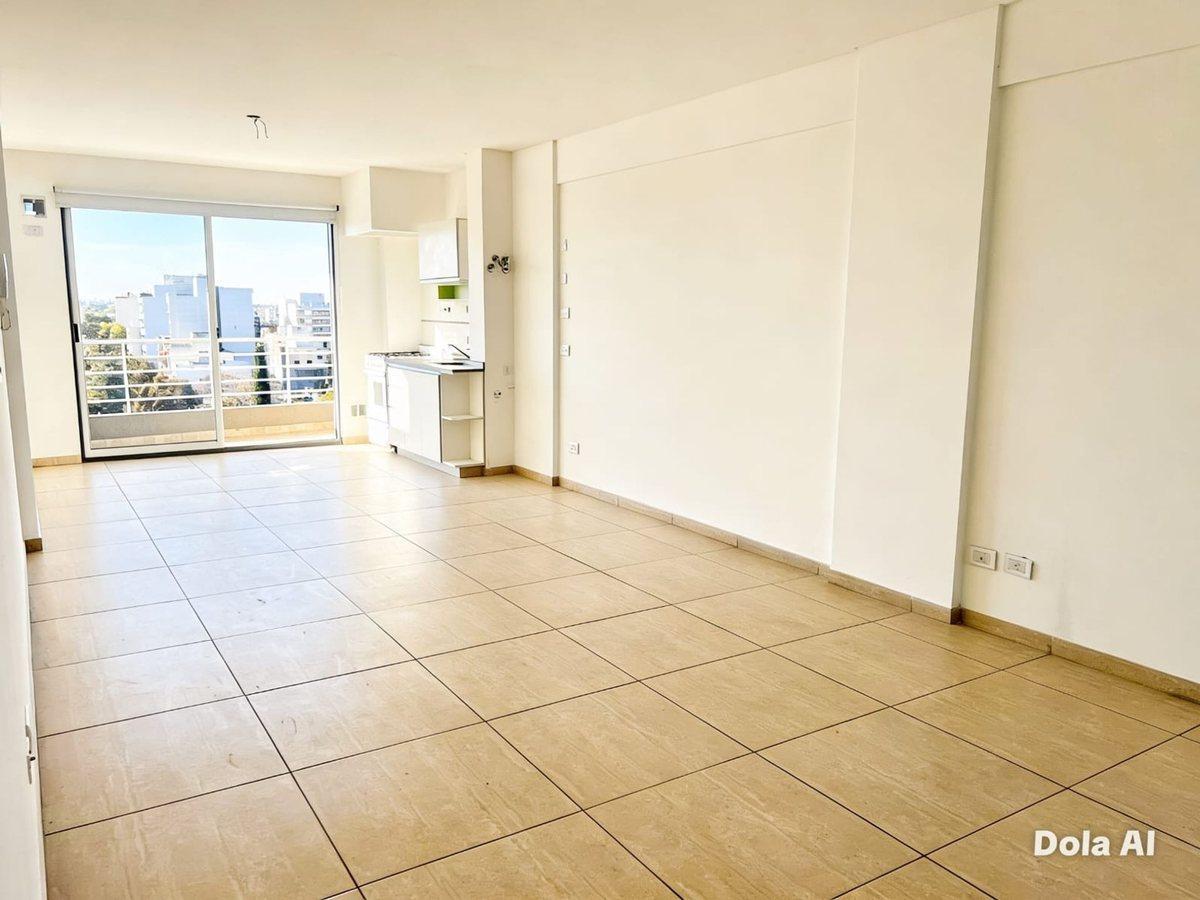 VENTA MONOAMBIENTE CON BALCON EN CASEROS