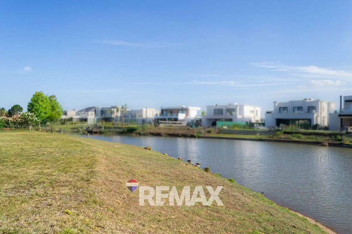 LOTE EN VENTA BARRIO TERRALAGOS CANNING 3