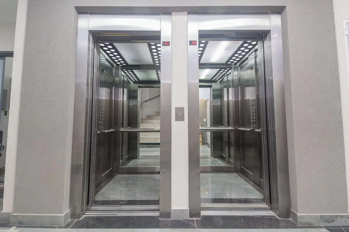 VENTA LOCAL COMERCIAL EN CASEROS 5