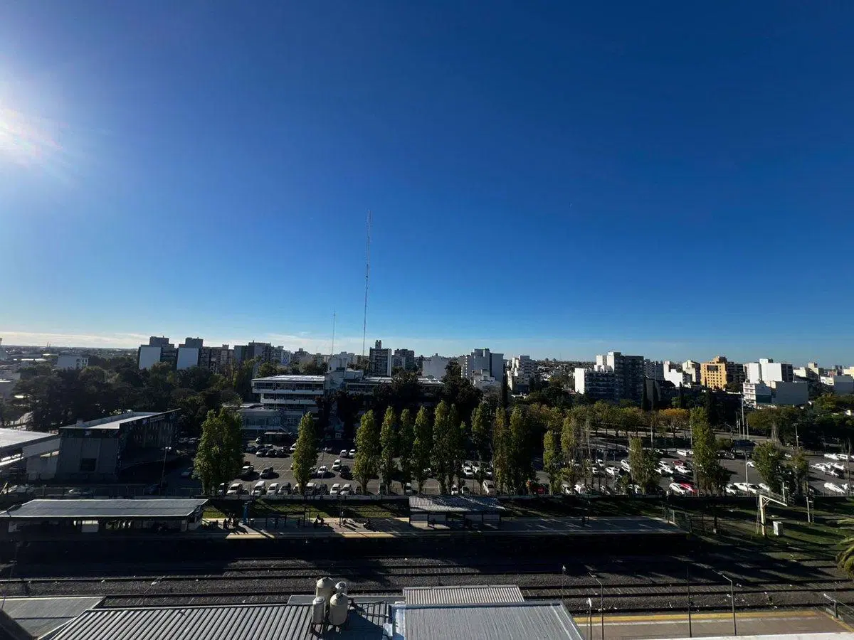 VENTA MONOAMBIENTE CONTRAFRENTE EN CASEROS 5