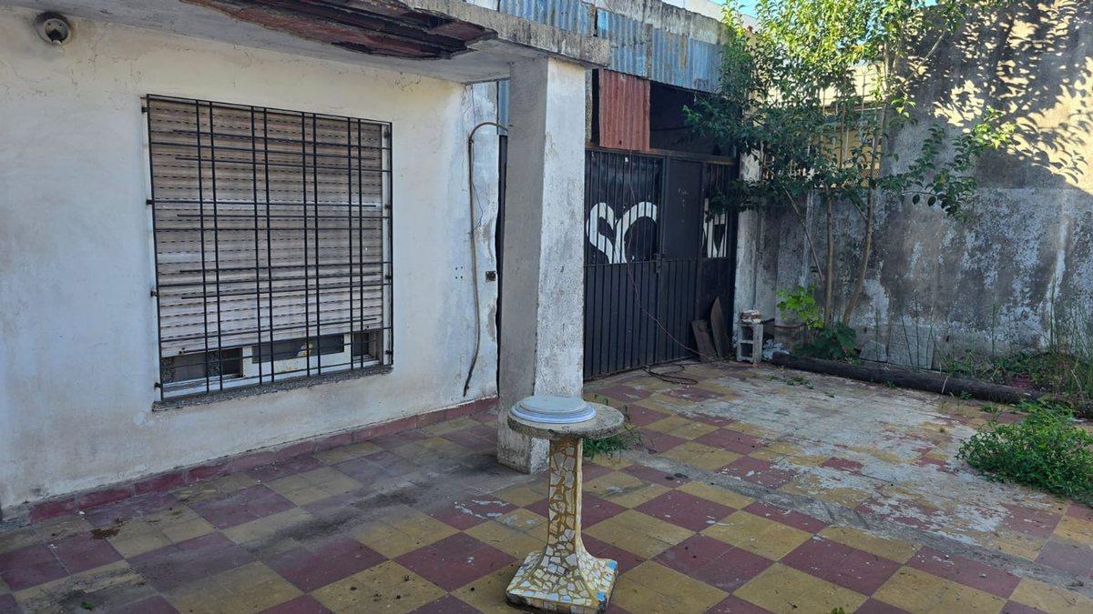 Casa en venta a refaccion en San Justo lote propio