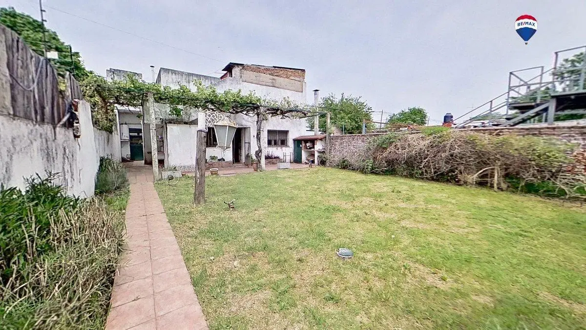 VENTA CASA 4 AMB CASTELAR A RECICLAR LOTE PROPIO 3