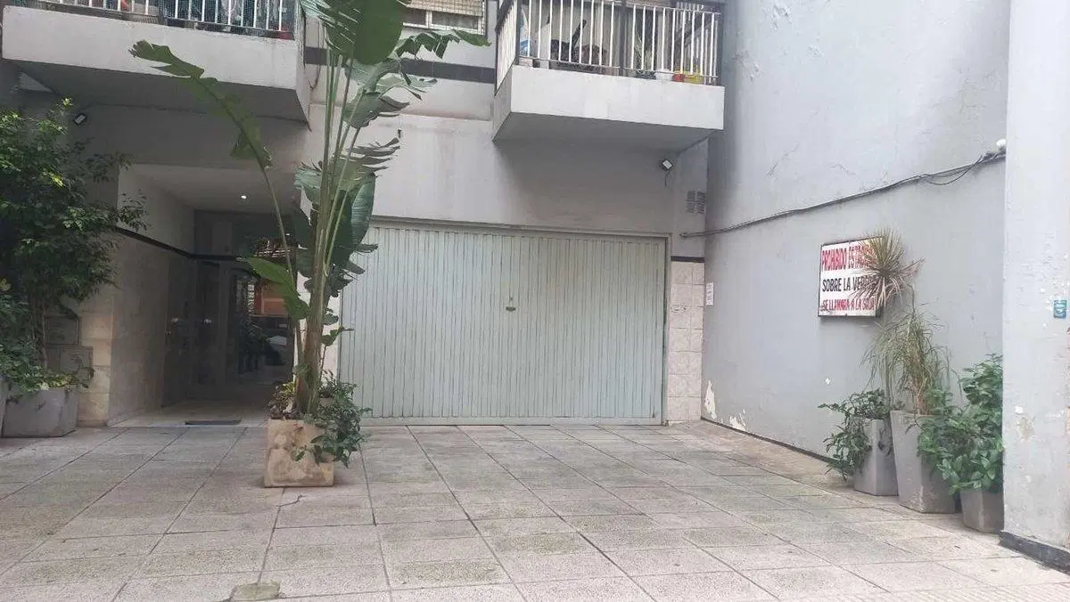 COCHERA EN VENTA EN ALMAGRO - EN PLANTA BAJA 2