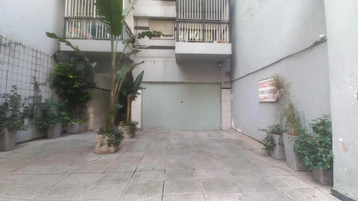 COCHERA EN VENTA EN ALMAGRO - EN PLANTA BAJA 5
