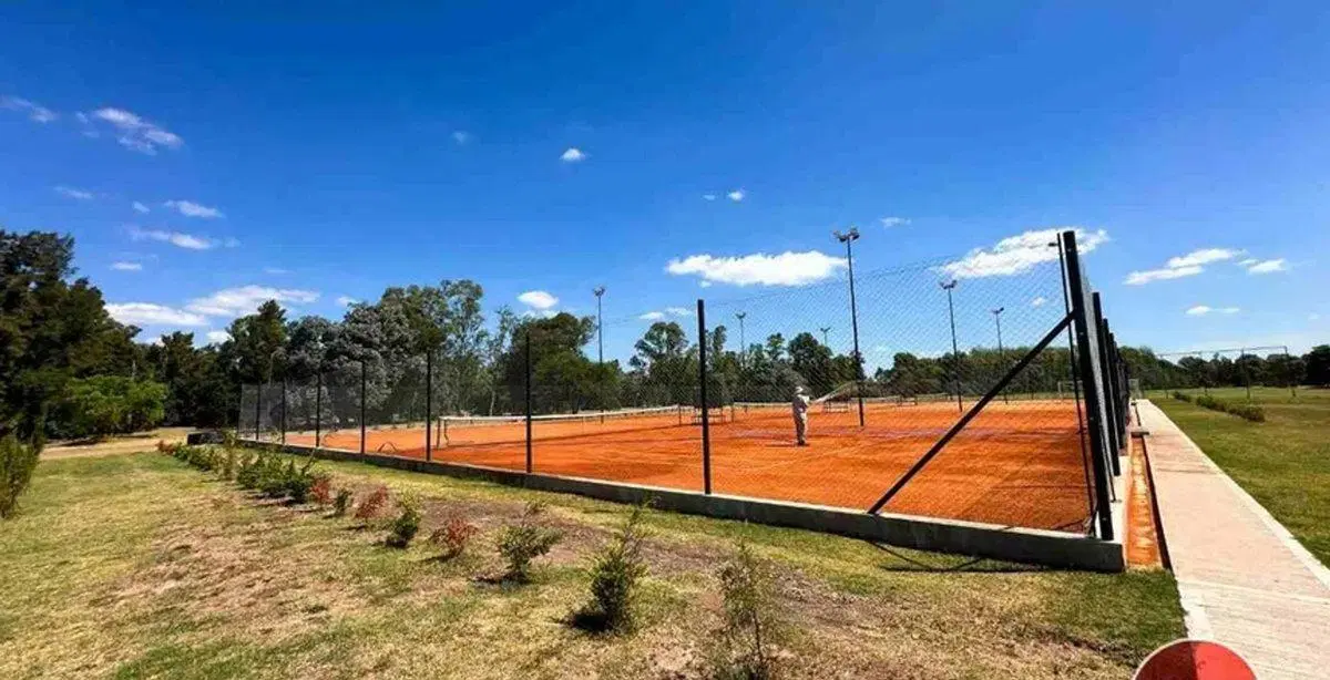 LOTE DOBLE EN SAINT THOMAS CANNING 2