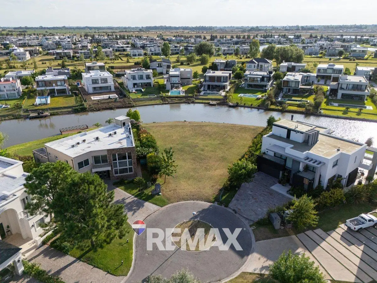 LOTE FONDO LAGUNA TERRALAGOS CANNING BARRIO PLAYA 5