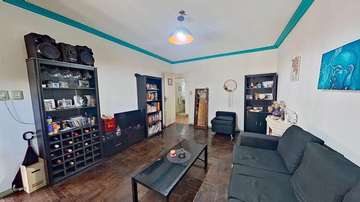 Venta Amplia Casa 4 ambientes C/cochera San Justo 5