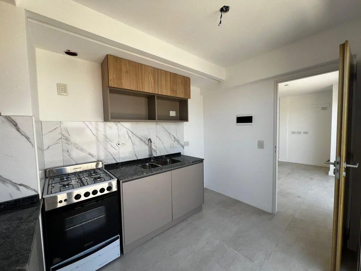 VENTA MONOAMBIENTE C/BALCON VISTA ABIERTA EN MORON 3