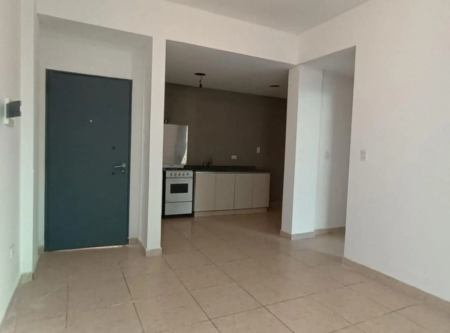 VENTA DPTO 2 AMBIENTES PATIO Y COCHERA EN MERLO 5