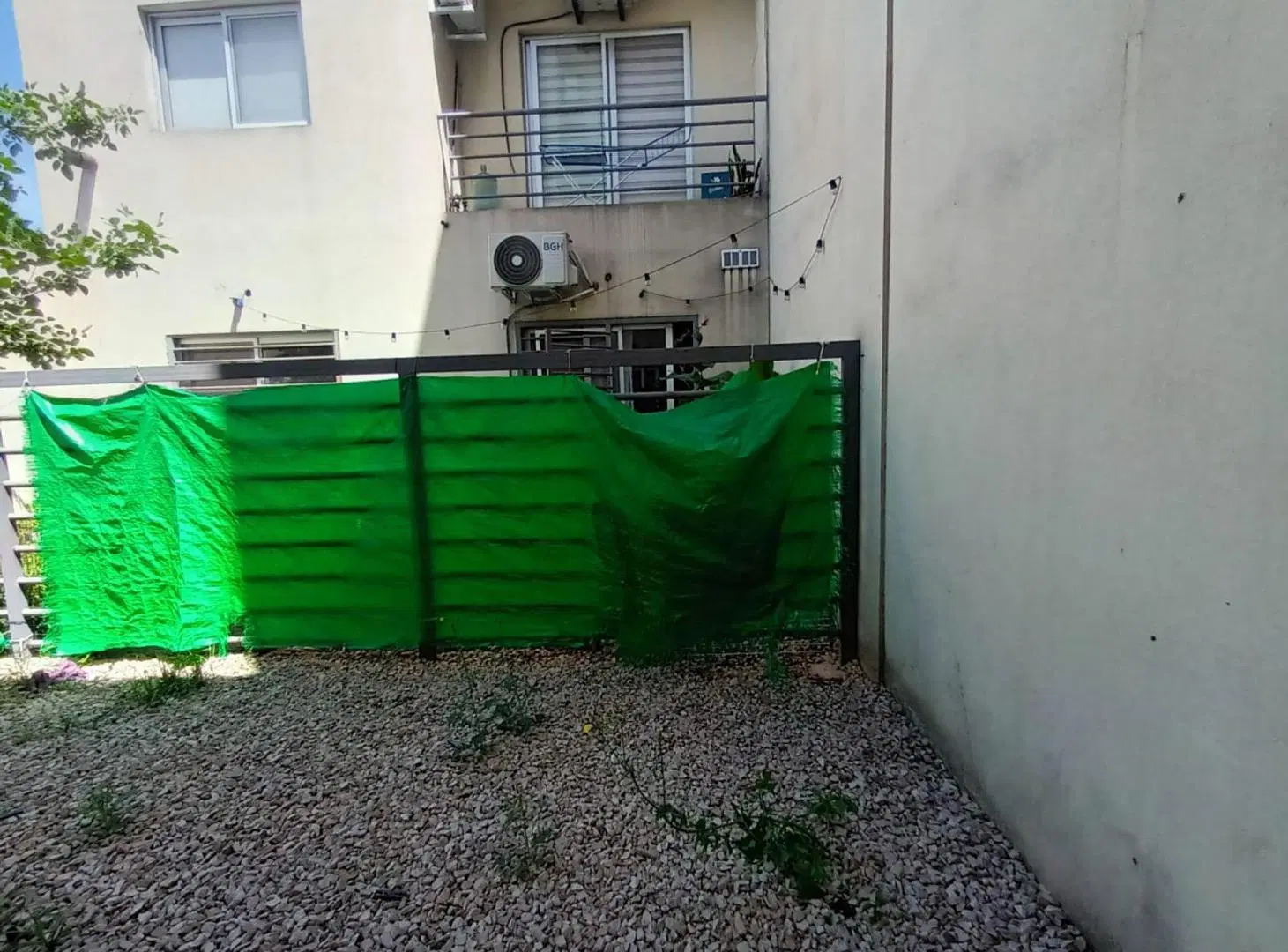 VENTA DPTO 2 AMBIENTES PATIO Y COCHERA EN MERLO 2